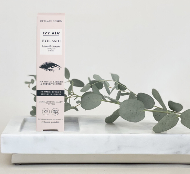 Oplev det utrolige Eyelash Growth Vippeserum fra Ivy Aïa